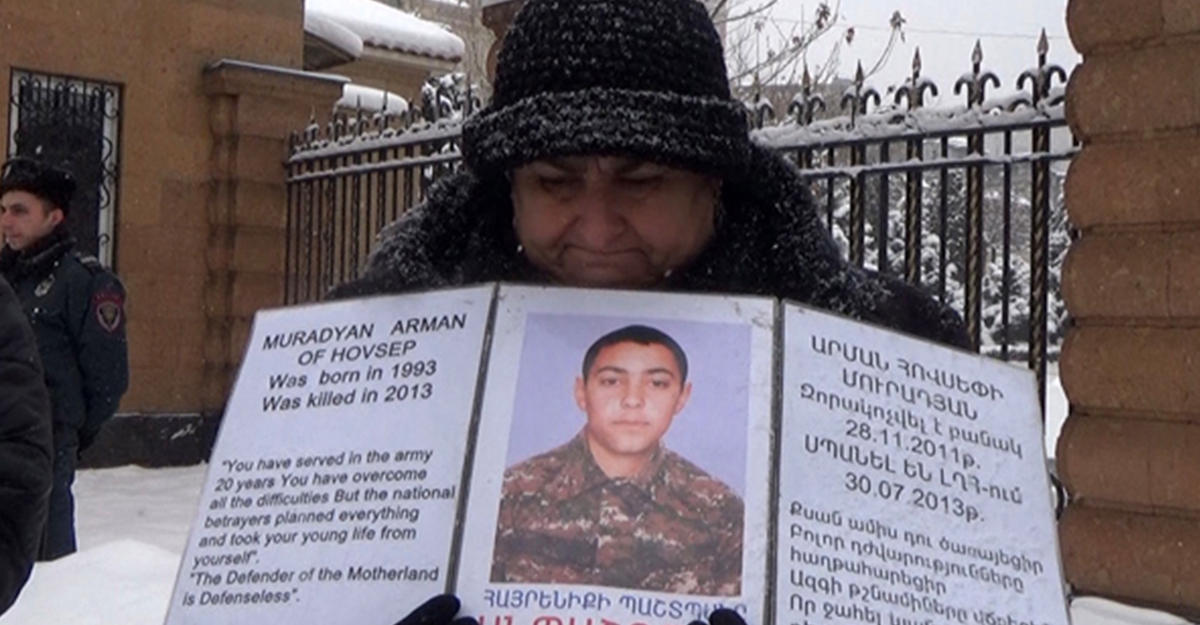 Dead soldiers' mothers protest Sagsyan