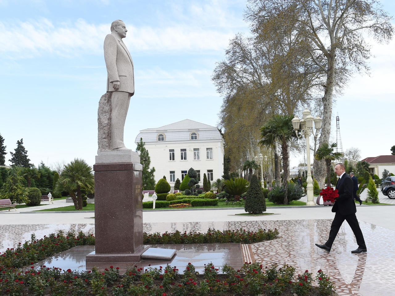 President Ilham Aliyev arrived in Barda region [PHOTO]