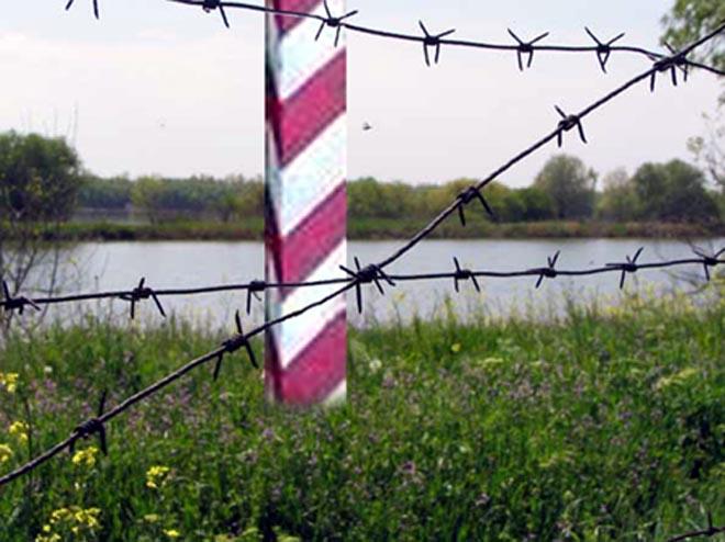 Iran, Azerbaijan ink MoU to build border wall along Astarachay