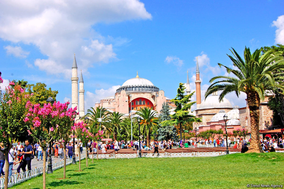 Number of Turkmen tourists visiting Turkey significantly decreases