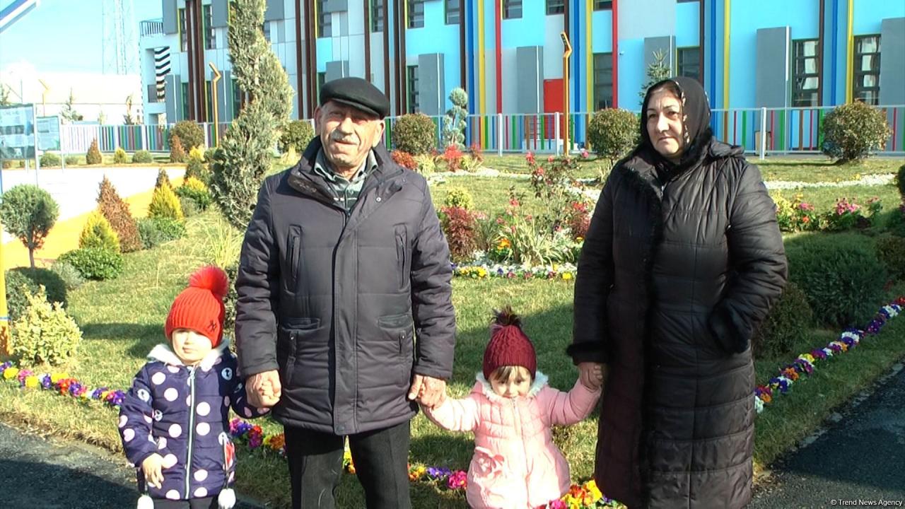 Residents of Bina settlement express gratitude to President Ilham Aliyev and First Lady Mehriban Aliyeva for establishment of Training and Service Complex [PHOTO/VIDEO]