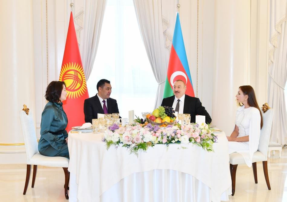 Official dinner hosted in honor of Kyrgyz president, first lady