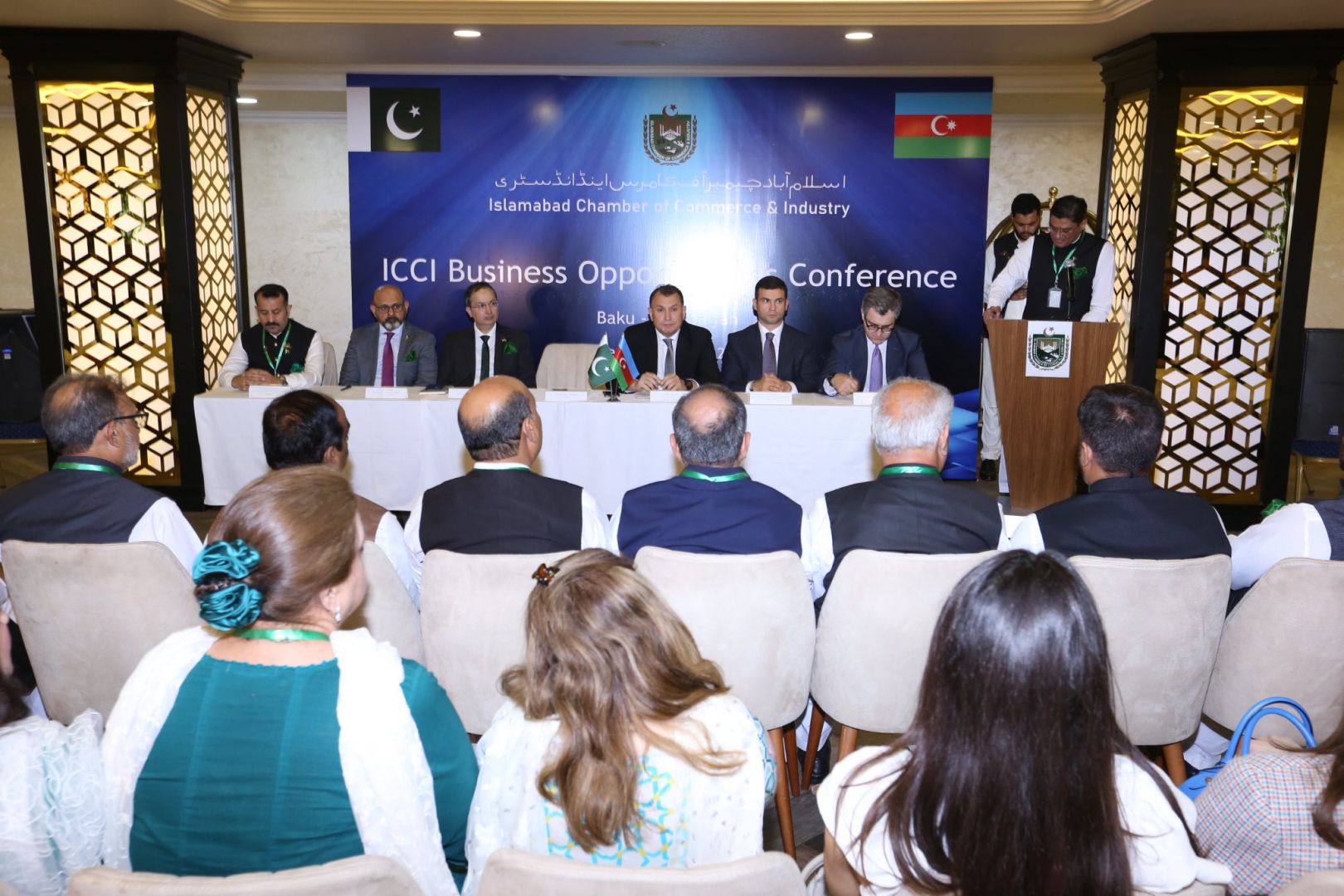 Baku, Islamabad discuss ways of expanding business ties [PHOTO]