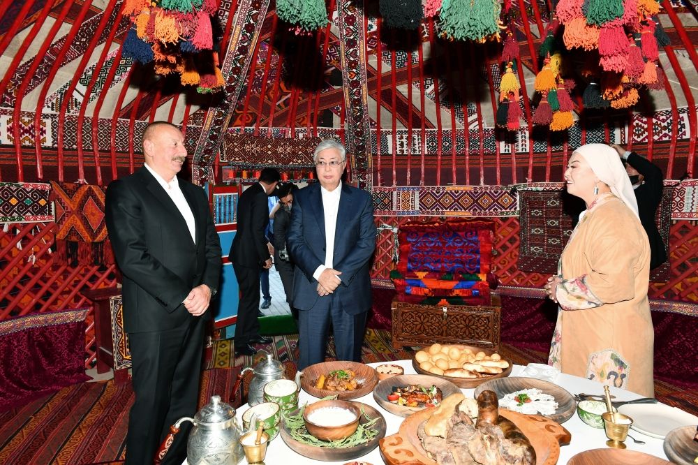 Presidents of Azerbaijan and Kazakhstan view "Kazakh yurt" installed at Seaside National Park [PHOTO]