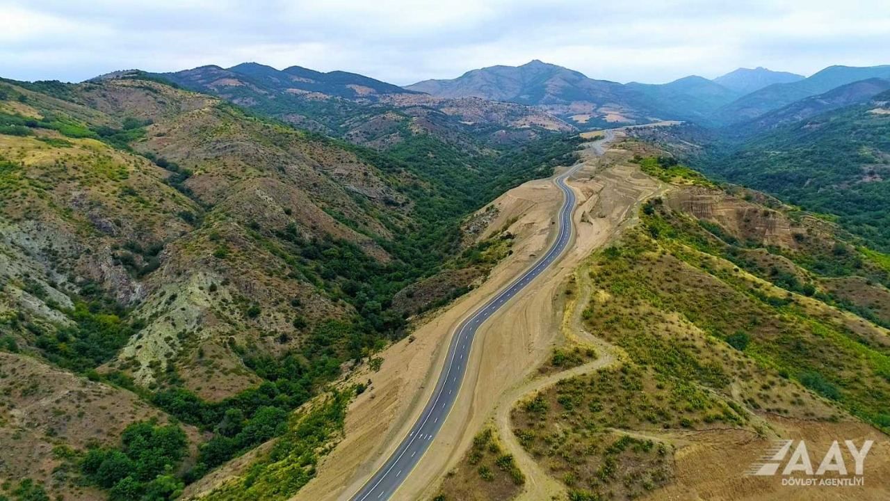 Armenian media praises quality of road built by Azerbaijan