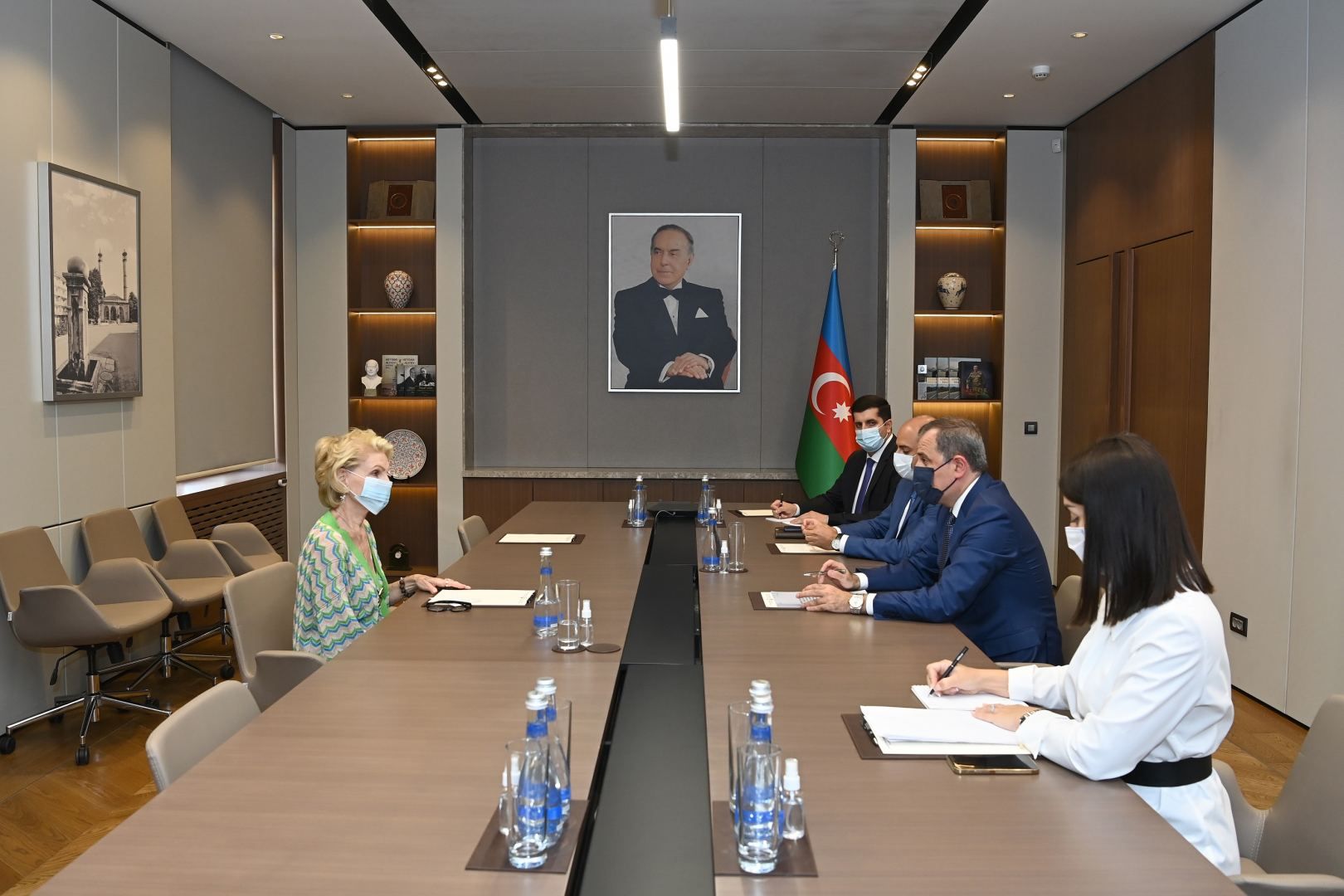 Azerbaijani FM meets up with UNESCO Goodwill Ambassador [PHOTO]