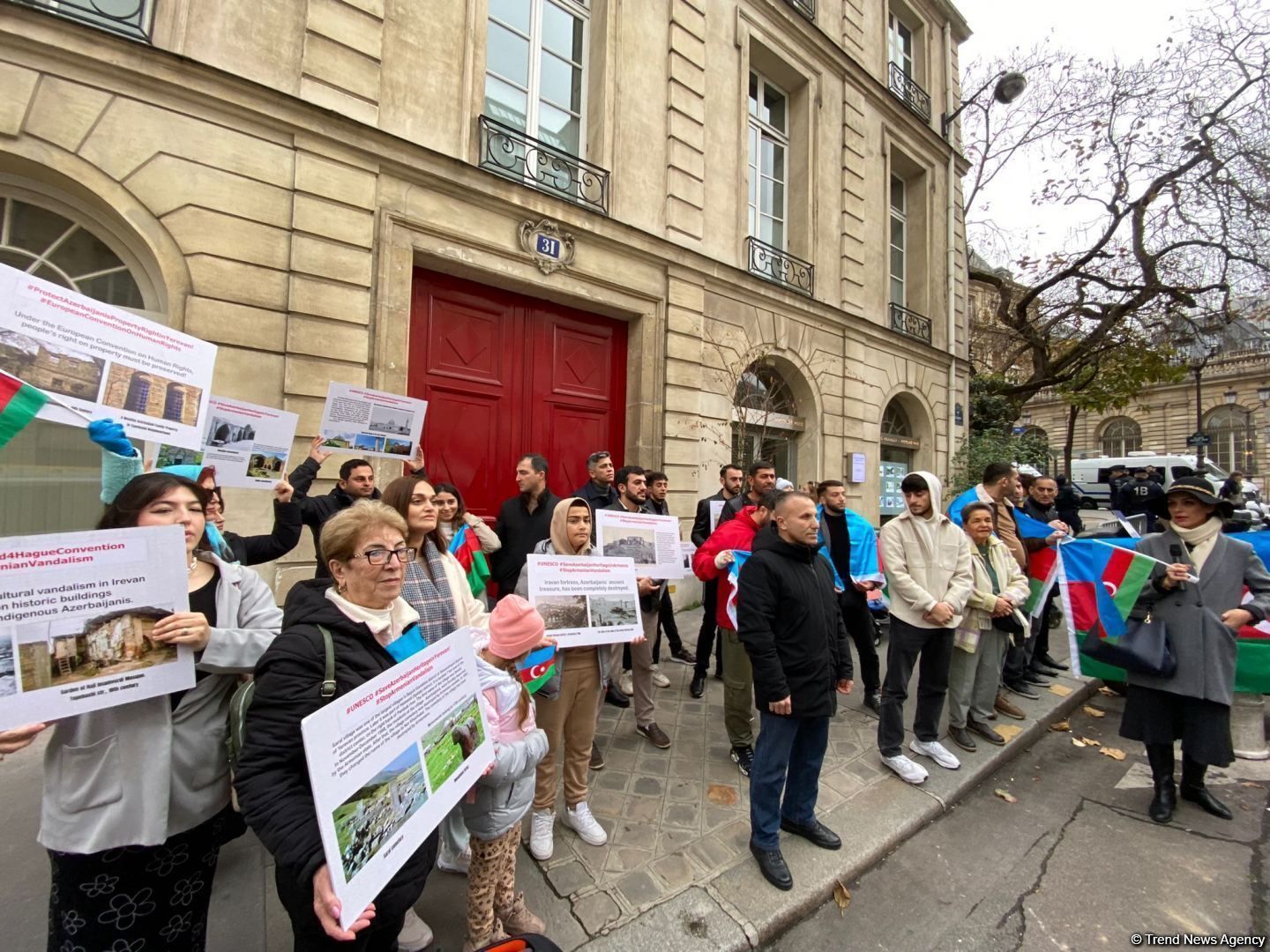 Azerbaijani diaspora picketing French Senate in Paris [PHOTO]