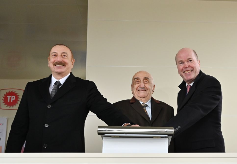 President Ilham Aliyev attends Azeri-Central-East jacket sail-away ceremony [UPDATE]