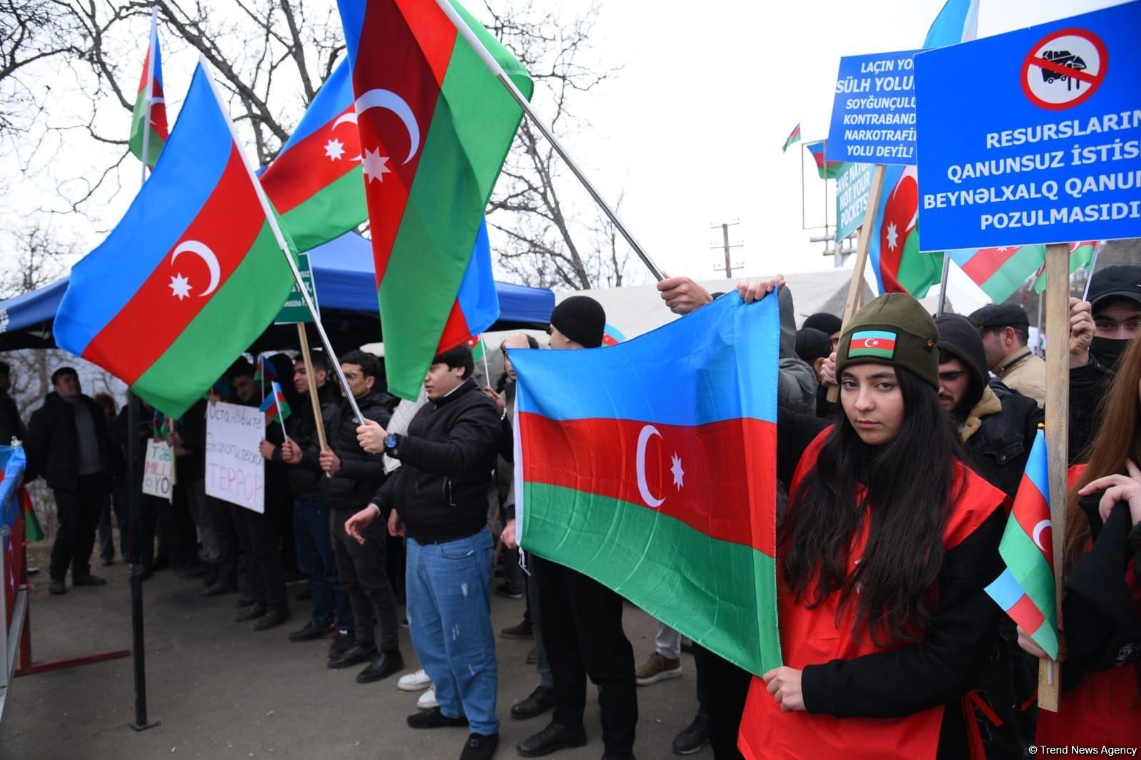 Peaceful rally of Azerbaijanis in zone of temporary responsibility of peacekeepers [PHOTO]