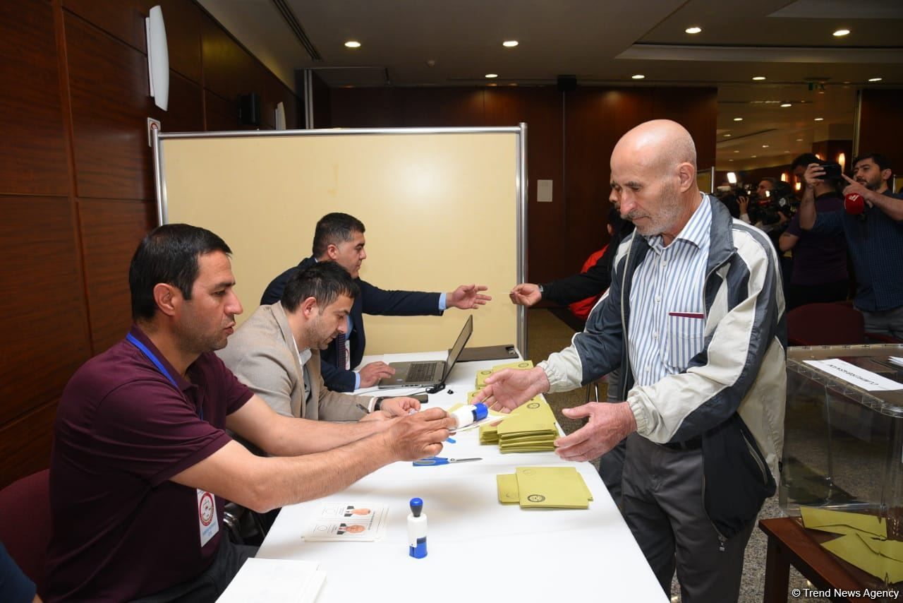 Second round of presidential elections in Türkiye kicks off in Azerbaijan for Turkish voters