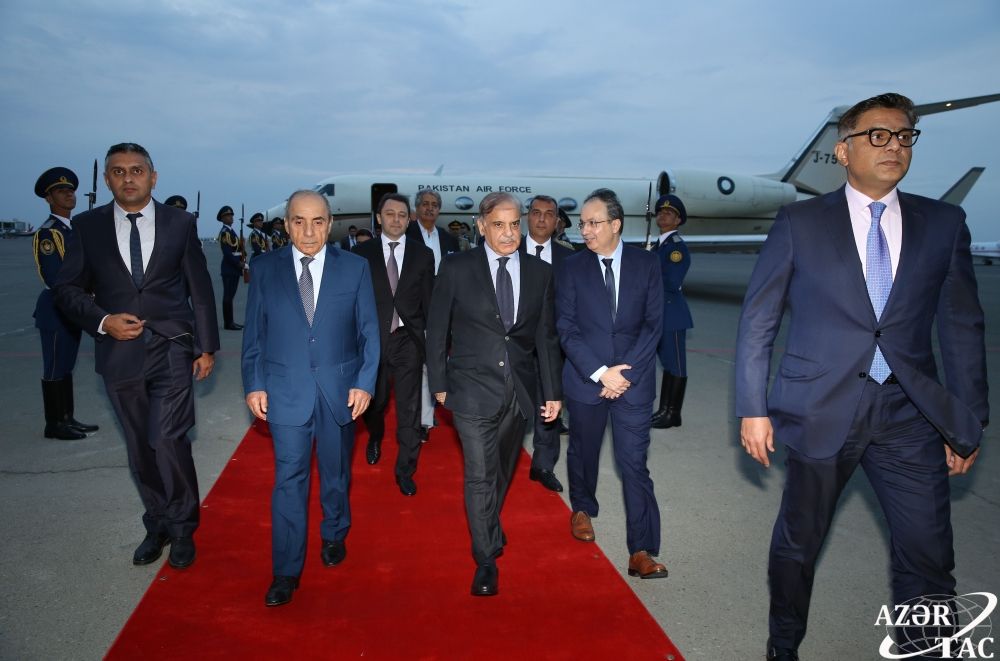 Prime Minister of Pakistan arrives in Azerbaijan on official visit [PHOTOS]