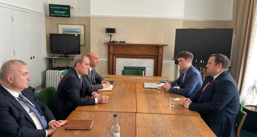 Azerbaijani Foreign Minister meets with members of British Parliament [PHOTOS]