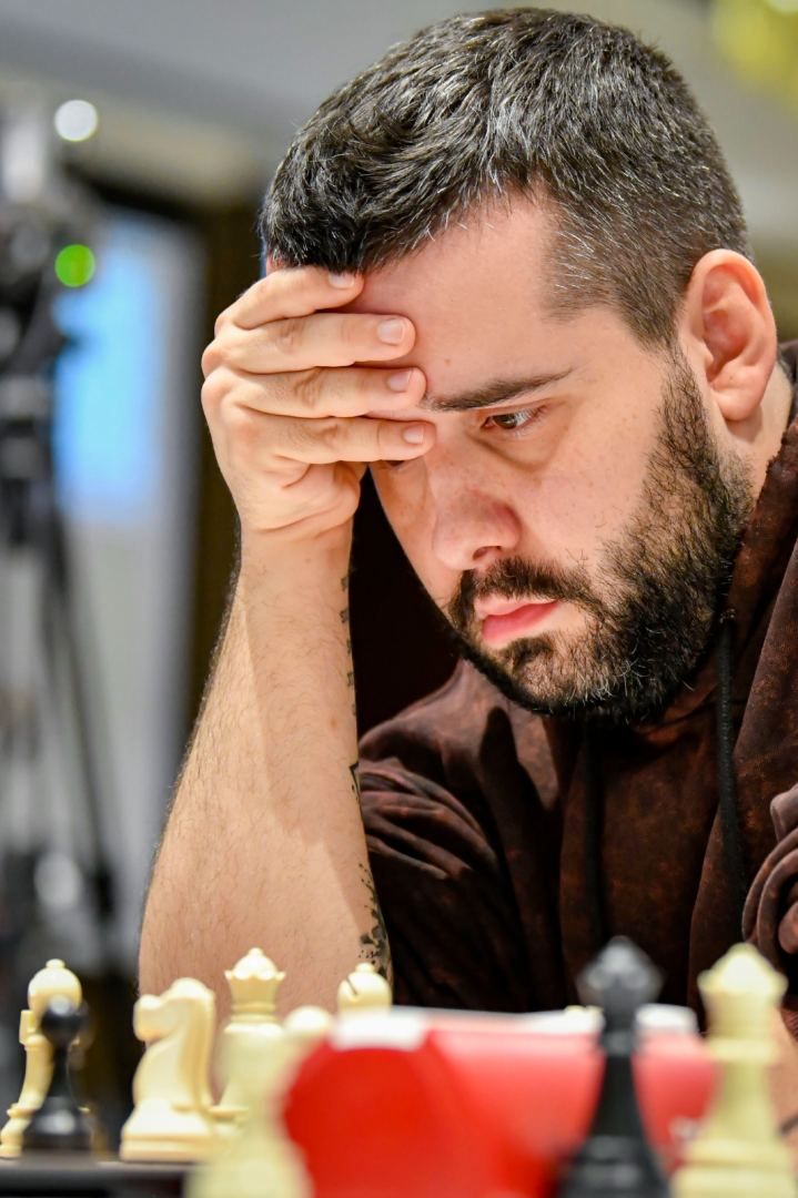 In the FIDE rating, the ranking of two Uzbekistan chess players rose and  one decreased