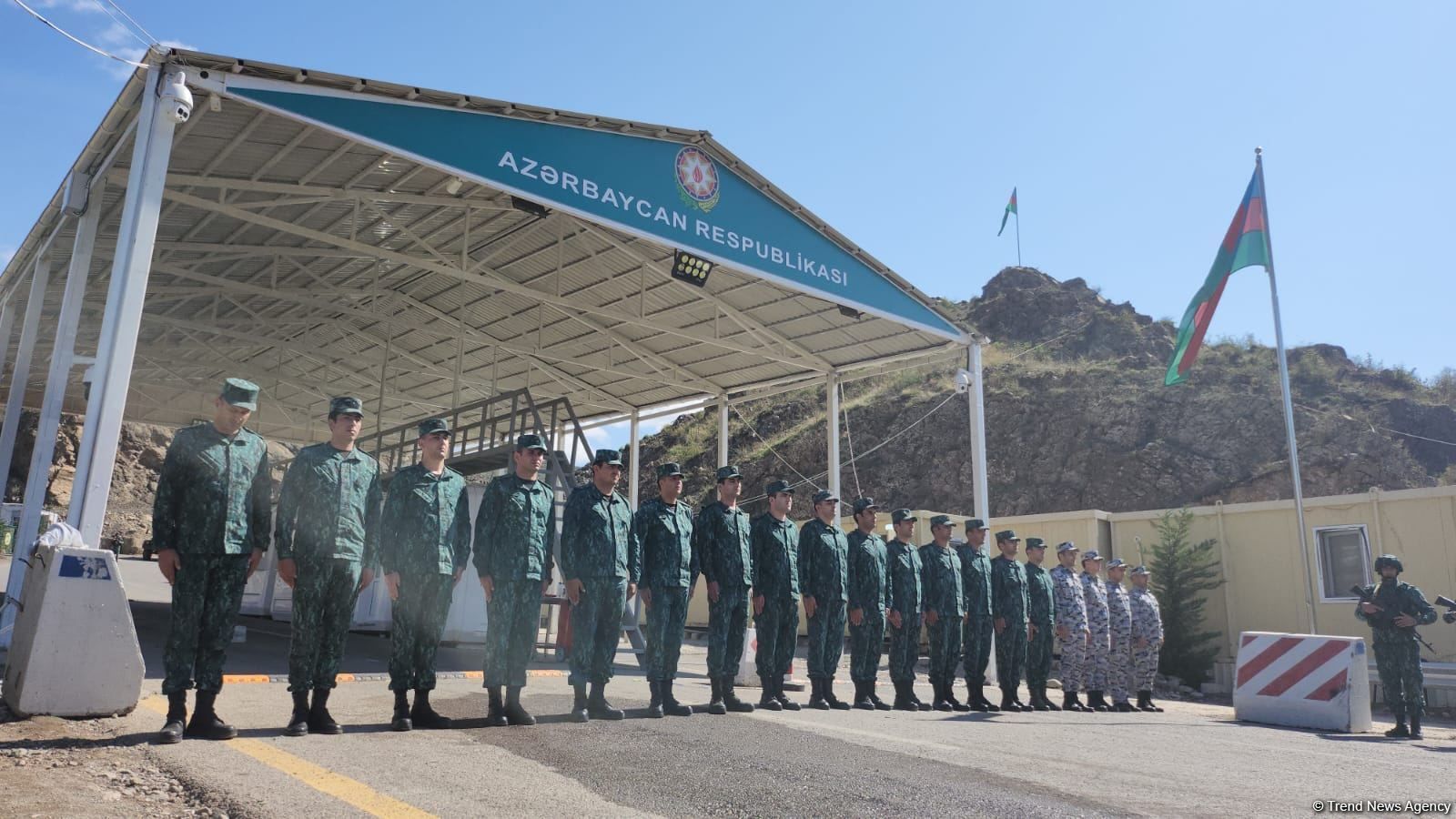 Azerbaijan's Lachin checkpoint holds minute's silence on occasion of Remembrance Day [PHOTOS]