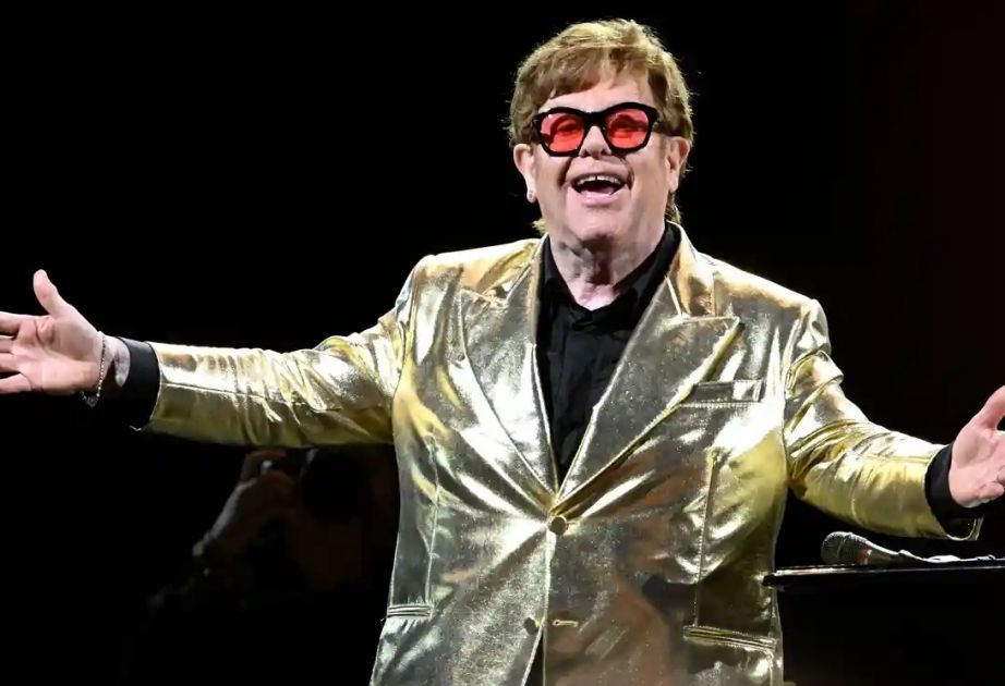 Elton John, after receiving Emmy Award, is now EGOT