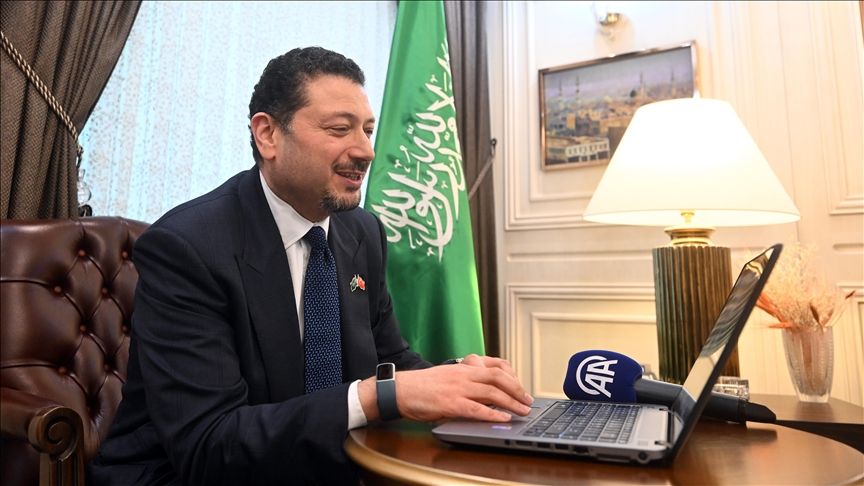 Saudi ambassador to Türkiye votes in Anadolu's photo contest