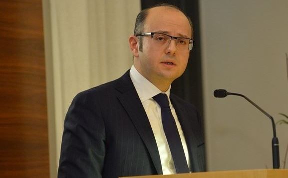 Azerbaijan’s energy minister on visit to Algeria