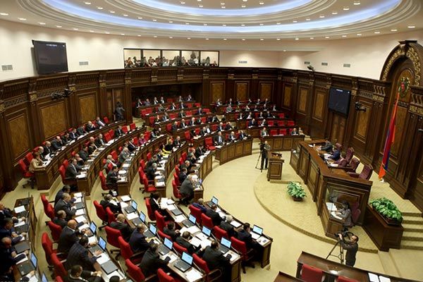 Armenian parliament convenes meeting to discuss border delimitation with Azerbaijan