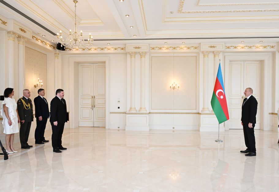 President Ilham Aliyev receives credentials of incoming Ukrainian ambassador to Azerbaijan [PHOTOS/VIDEO]