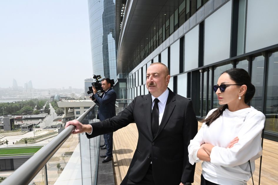 President Ilham Aliyev, First Lady Mehriban Aliyeva participate in presentation of Crescent Bay project and opening of Crescent Mall [PHOTOS] [VIDEO]