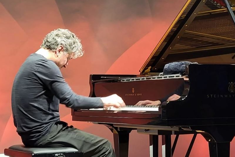 Renowned jazz pianist gives concert in Paris [PHOTOS/VIDEO]