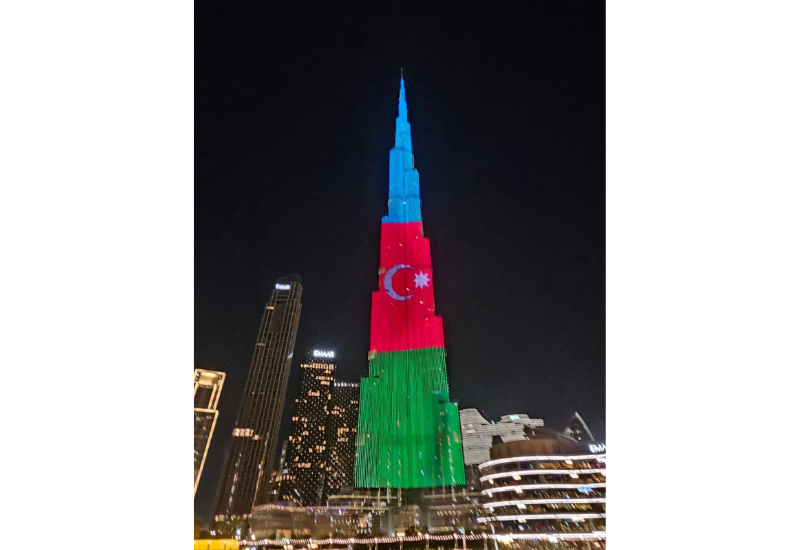 Burj Khalifa painted in the colors of Azerbaijani flag [VIDEO]