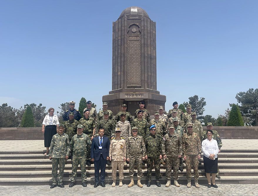 Azerbaijan's military attachés’ familiarization visit to a military unit is organized [PHOTOS]
