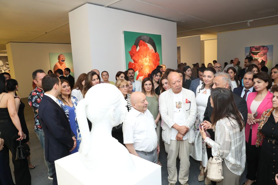 Heydar Aliyev Center hosts exhibition "Garden of Smiles" by Chinese artist Yue Minjun