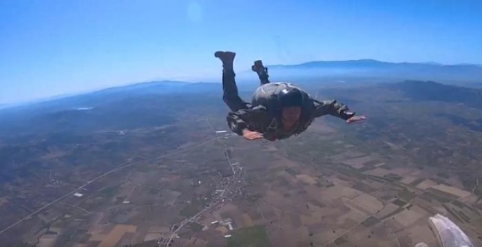 Azerbaijani Army's four personnel complete parachute jump training in Türkiye