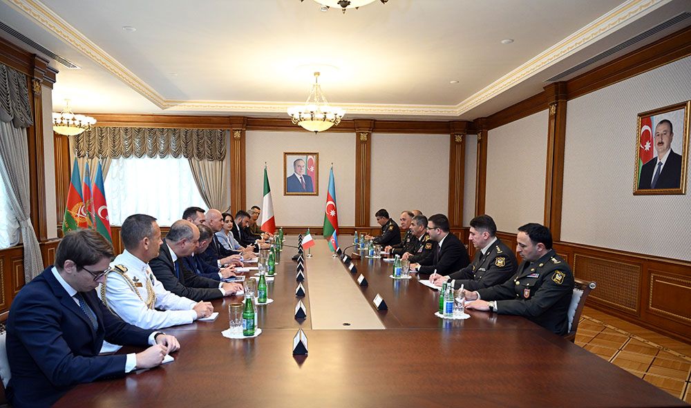 Azerbaijani Defense Minister meets with his Italian counterpart