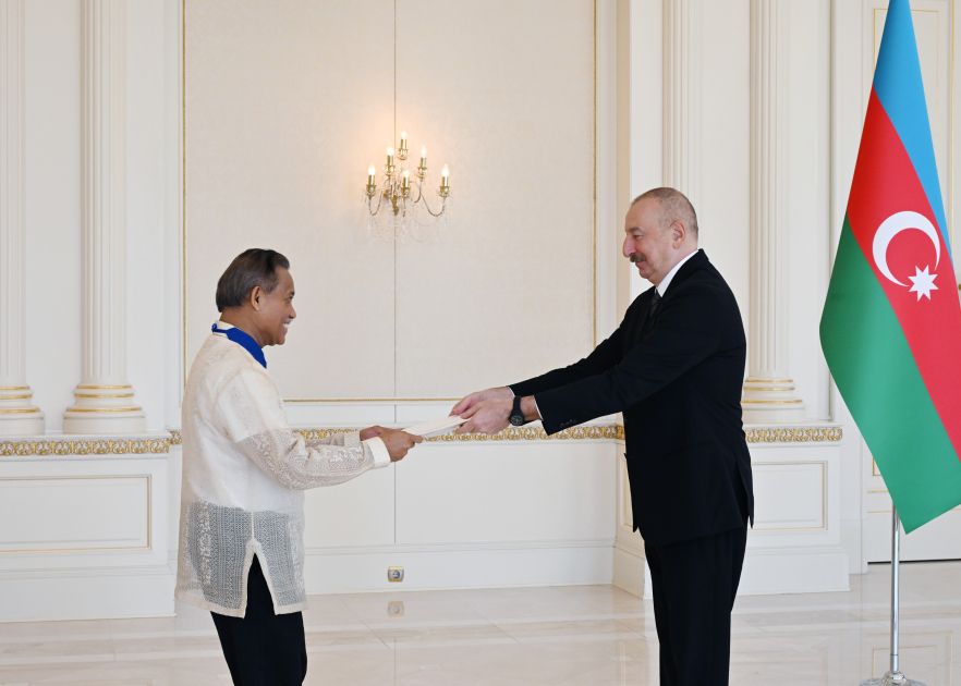 President Ilham Aliyev receives credentials of incoming ambassador of the Philippines [PHOTOS/VIDEO]