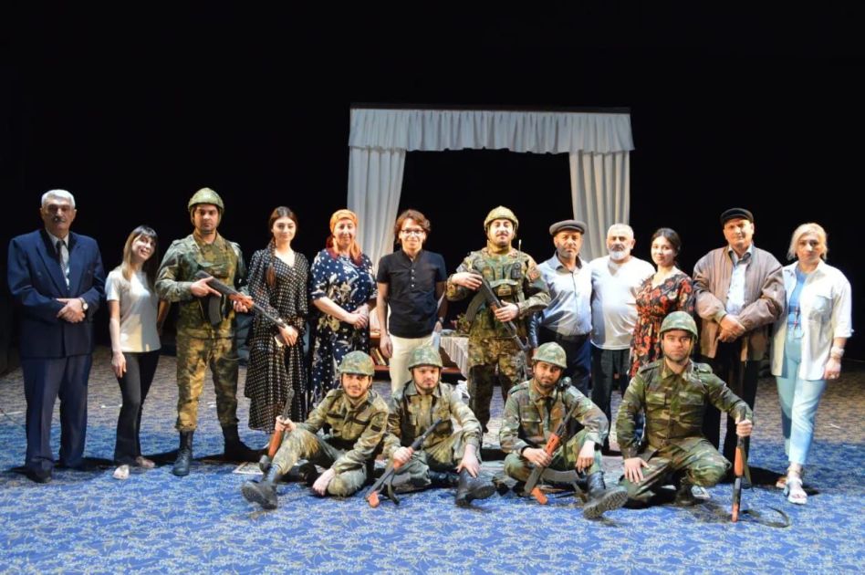 Sumgayit State Drama Theater premieres new play [PHOTOS]
