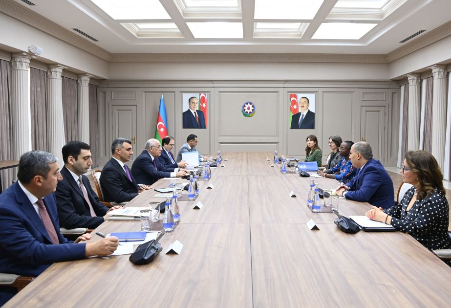 Azerbaijani PM meets with regional director for S Caucasus of World Bank
