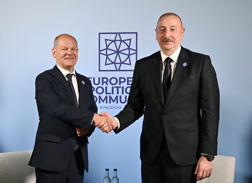 President Ilham Aliyev meets with Chancellor of Germany Olaf Scholz in Oxford [PHOTOS/VİDEO]