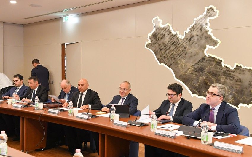 Azerbaijani Economy Minister embarks on visit to Italy