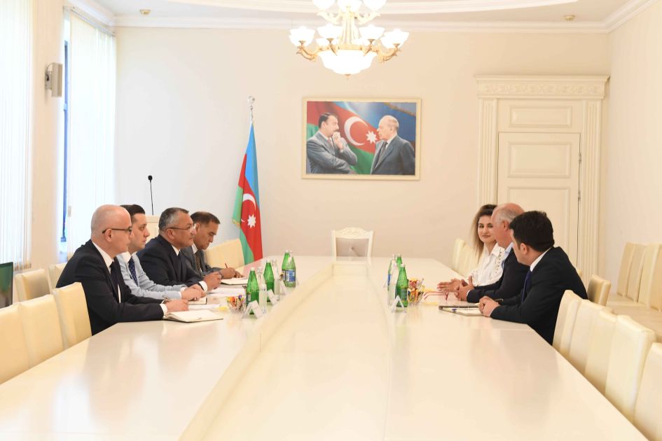 Azerbaijan's State Committee holds meeting with Italian architect [PHOTOS]