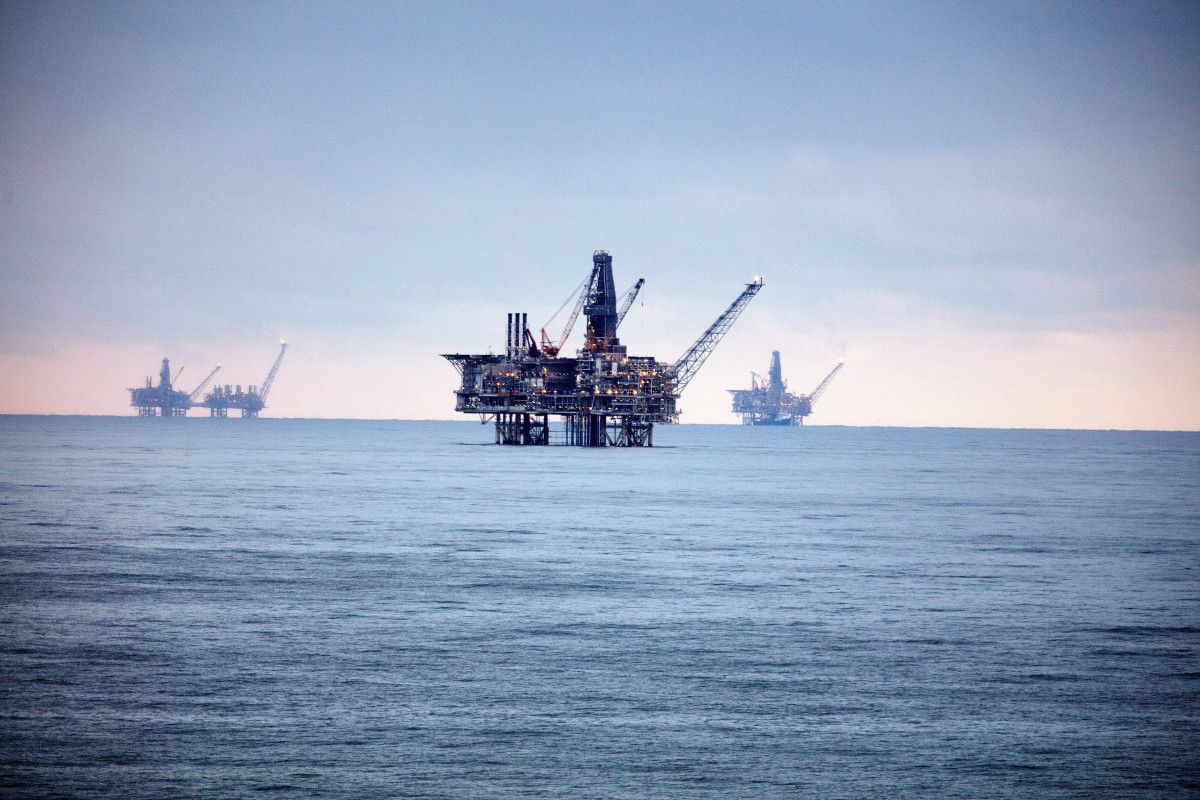 Over billion barrels of oil produced from "Central Azeri" platform
