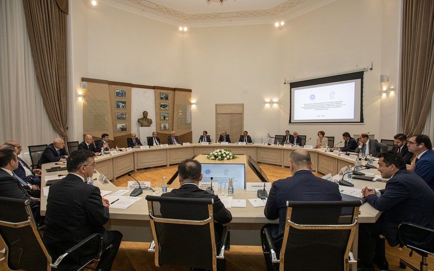 Commission on renewable energy projects holds key meeting at Azerbaijan's Energy Ministry
