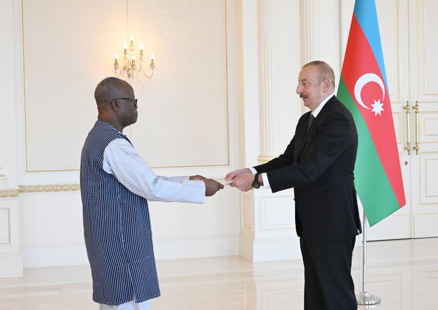 President Ilham Aliyev accepts credentials of incoming ambassador of Burkina Faso to Azerbaijan [PHOTOS/VIDEO]