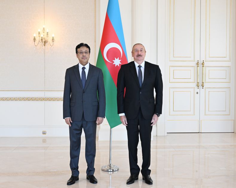 President Ilham Aliyev receives credentials of incoming ambassador of Pakistan to Azerbaijan [PHOTOS/VIDEO]