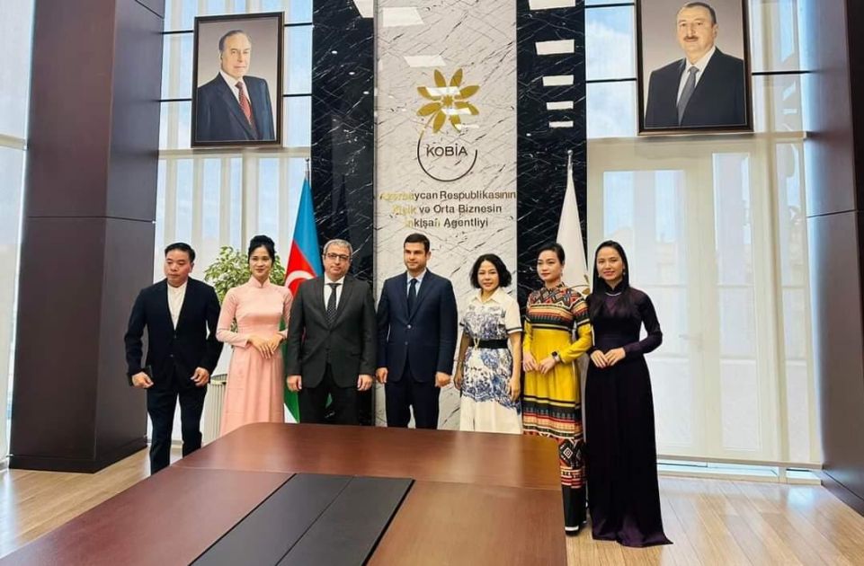 Vietnamese delegation visits Baku [PHOTOS]