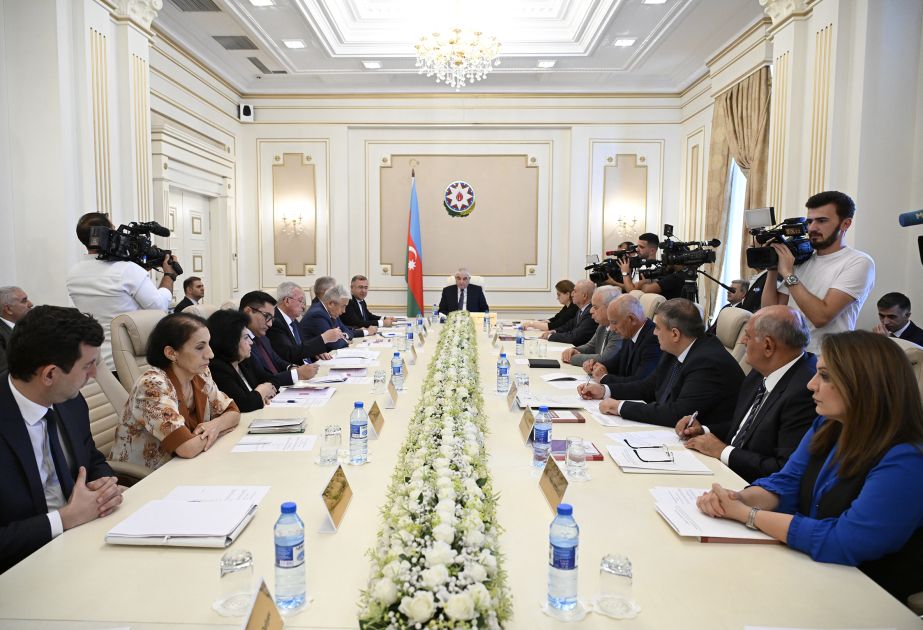 Azerbaijan’s CEC holds meeting