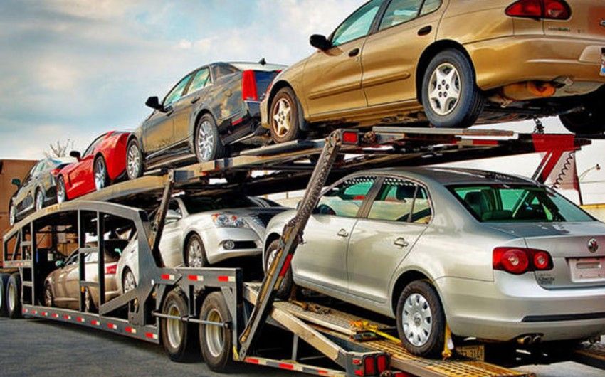 Azerbaijan reduces car imports