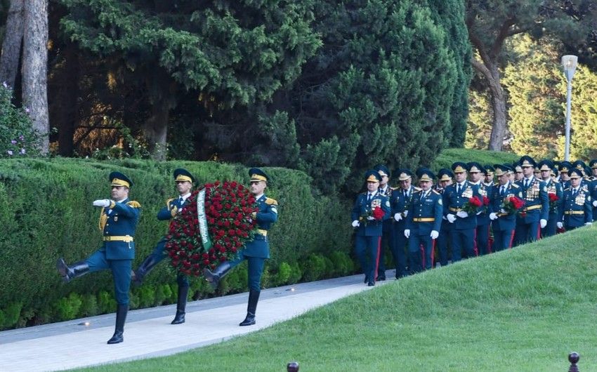 Leadership of State Border Service visits Alley of Honor and Martyrs' Alley