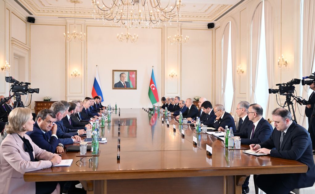 Presidents of Azerbaijan and Russia hold expanded meeting [PHOTOS/ VIDEO]