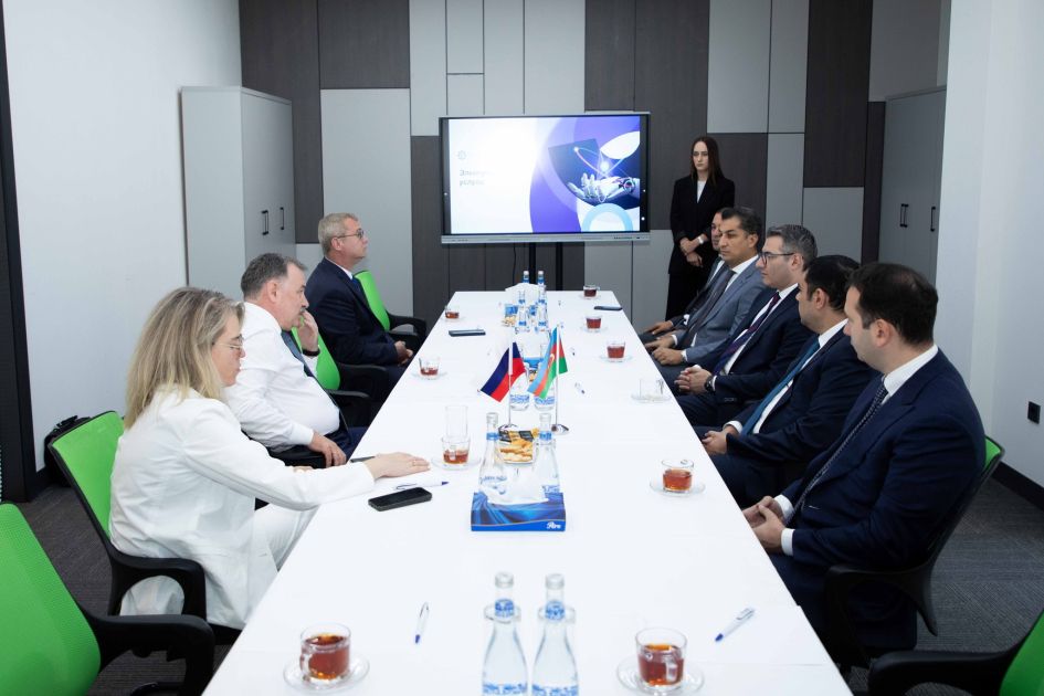 Russian delegation visits Baku DOST Center [PHOTOS]