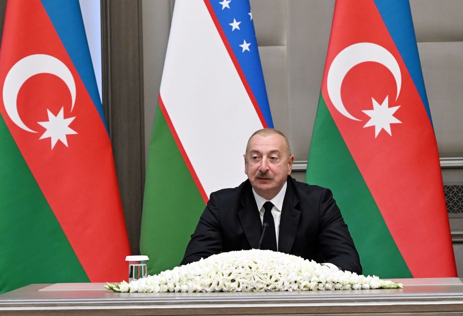 Azerbaijani President highlights rapid development of Uzbekistan