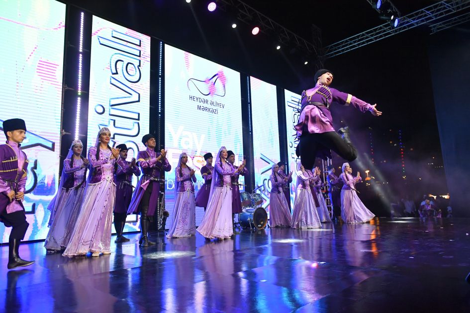 Closing concert of "Summer Festival" held in park of Heydar Aliyev Center [PHOTOS/VIDEO]