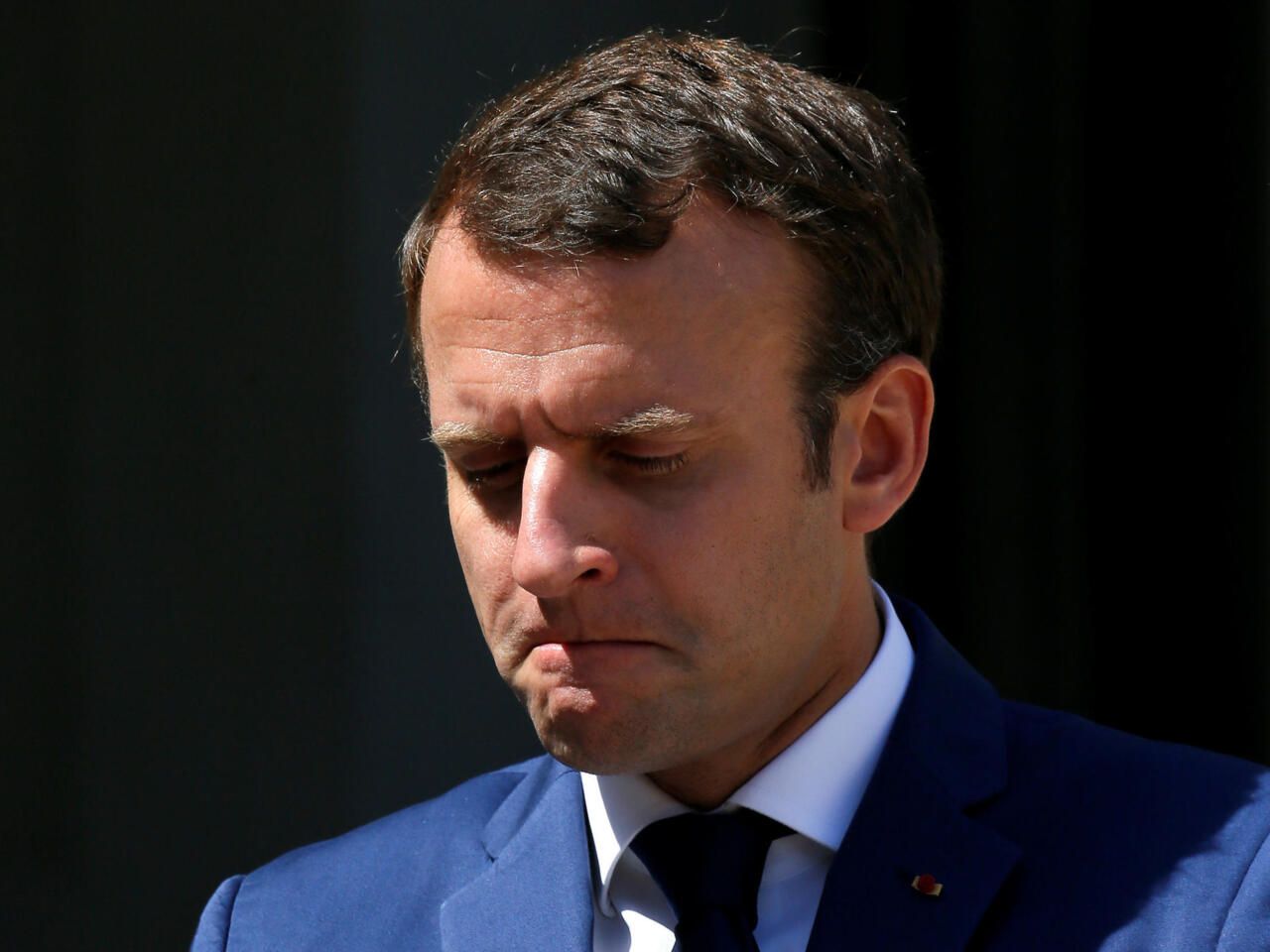 Leftists in France seeking ways to oust Macron from power