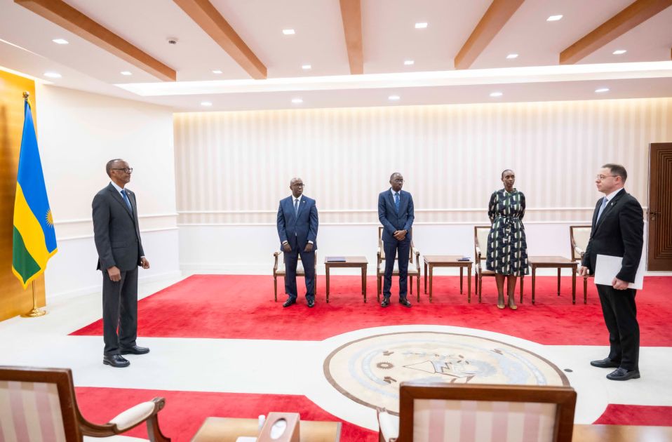 Azerbaijani ambassador to Ethiopia presents credentials to Rwandan President